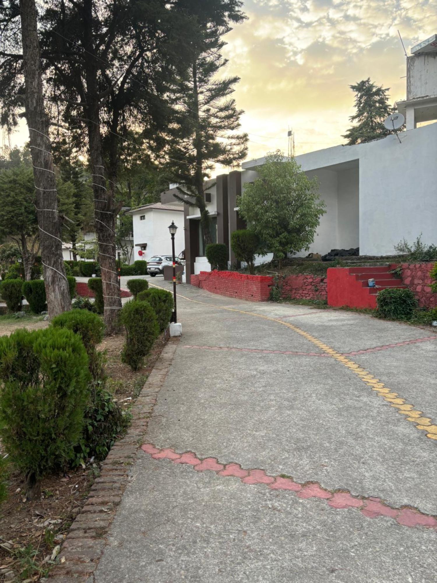 Shikha Resort Ewentbliz Bhimtal Luaran gambar